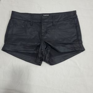 Bebé mini shorts Faux leather,waxed